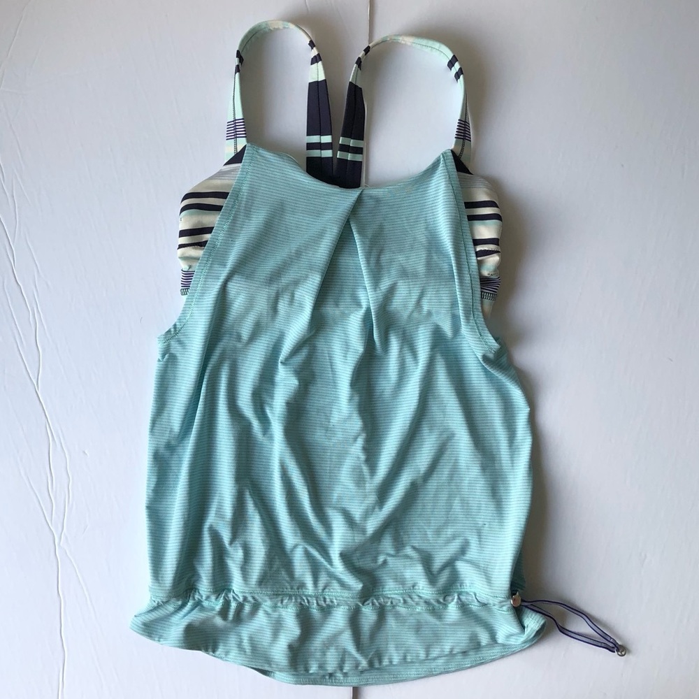LULULEMON activewear built-in bra size 4 EUC